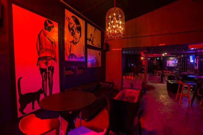 Valen Bar